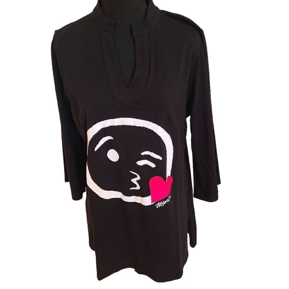 Victoria Womens Fun Kissy Face Emoji Graphic on Black Tunic Top Large